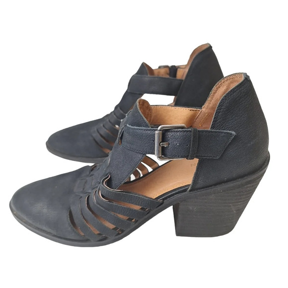 Caslon Sadie 8M Black Leather Cut Out Almond Toe Chunky Heel Buckle Shoes Bootie - Picture 1 of 10